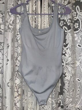 Ribbed Scoop Neck Bodysuit - Light Gray